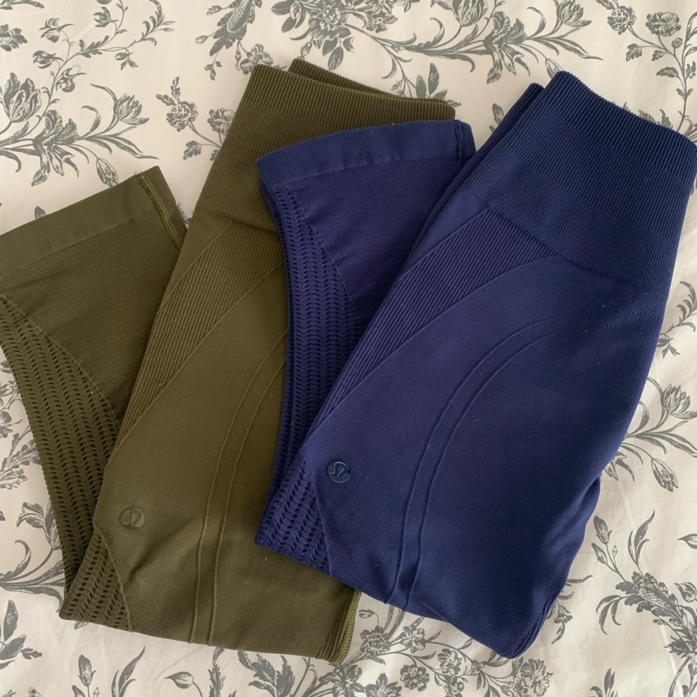 Lululemon crop leggings set in green and navy blue. Size 4